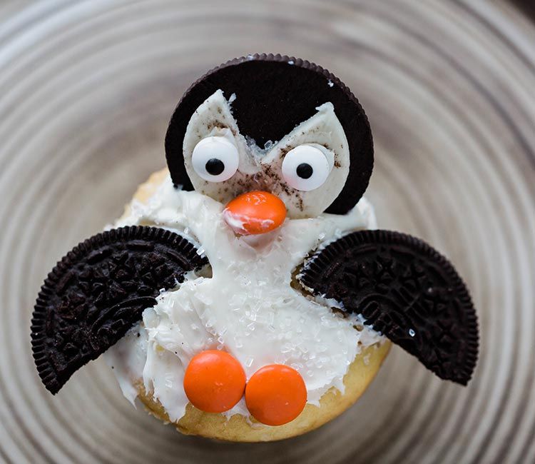 cupcakes-pinguino-de-vainilla-con-oreos