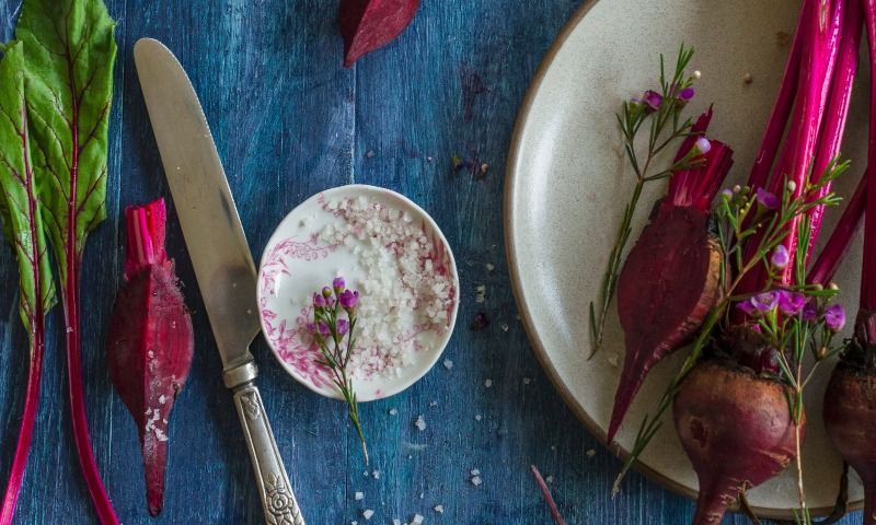 Tiñe de morado tus platos con estas ideas fáciles con remolacha