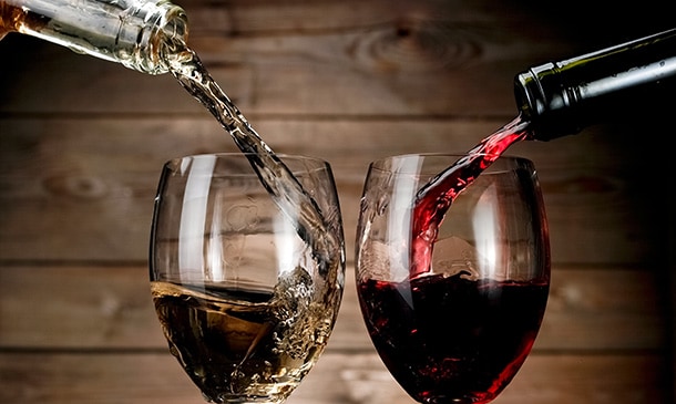 Conoce el protocolo del vino en la mesa y conviértete en todo un experto