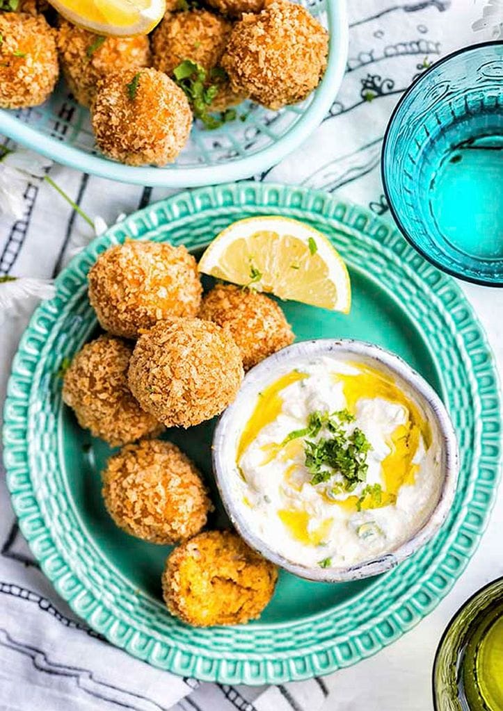 Falafel con salsa de yogur y tahini