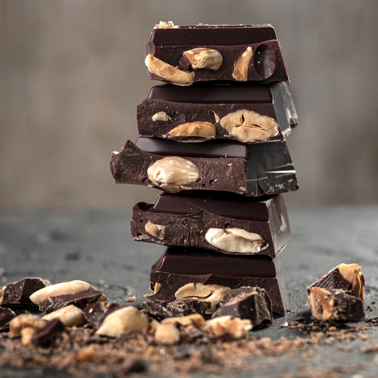 Cómo hacer tus propias tabletas de chocolate (y otros postres para ‘chocolovers’) Cómo hacer tus propias tabletas de chocolate (y otros postres para ‘chocolovers’)