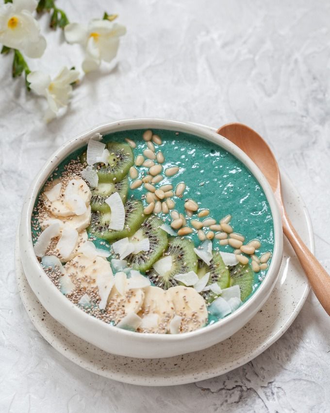 chia-espirulina-bowl-kiwi-lima-coco