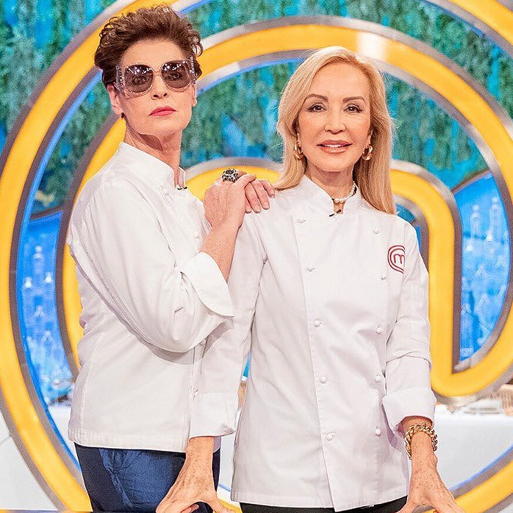 Canciones, pullas y un dúo cómico en la vuelta de Carmen Lomana y Antonia Dell'Atte a 'MasterChef' Canciones, pullas y un dúo cómico en la vuelta de Carmen Lomana y Antonia Dell'Atte a 'MasterChef'