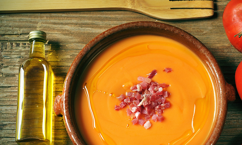 ¿Sabes qué tipo de aceite es el mejor para preparar un salmorejo cordobés?