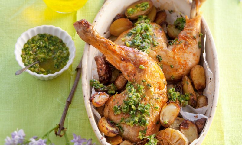 8 salsas originales para darle una nueva vida al pollo al horno