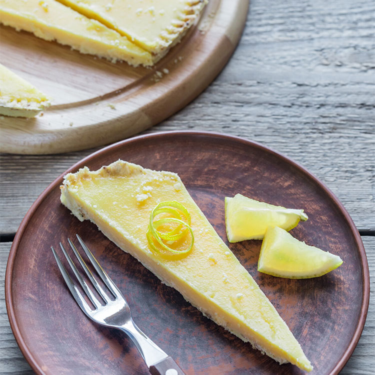 Porción de pastel de limón