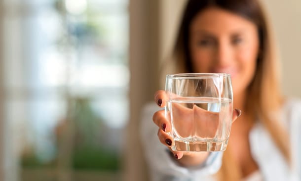 Agua y nutrición: No, no es necesario beber 2 litros de agua al día