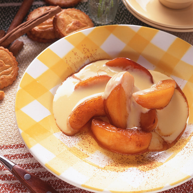 Manzana en compota con natillas al caramelo