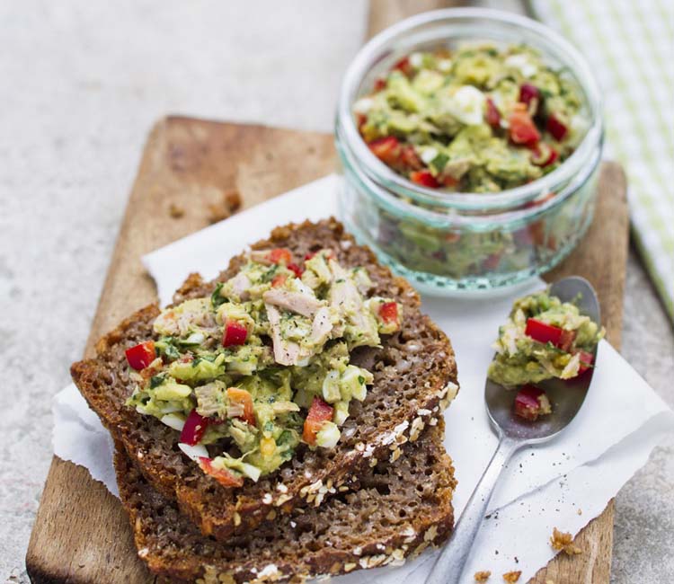 Tosta de caballa y aguacate