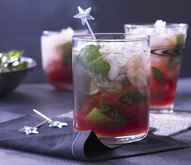 Paso a paso: mojito de arándanos