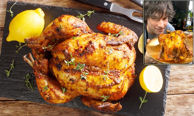 Los trucos de Jordi Cruz para preparar un pollo asado… ¡de chuparse los dedos!