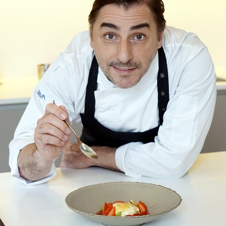 Fresas con nata: la alucinante versión de Jordi Roca (que tú también puedes hacer en casa) Fresas con nata: la alucinante versión de Jordi Roca (que tú también puedes hacer en casa)