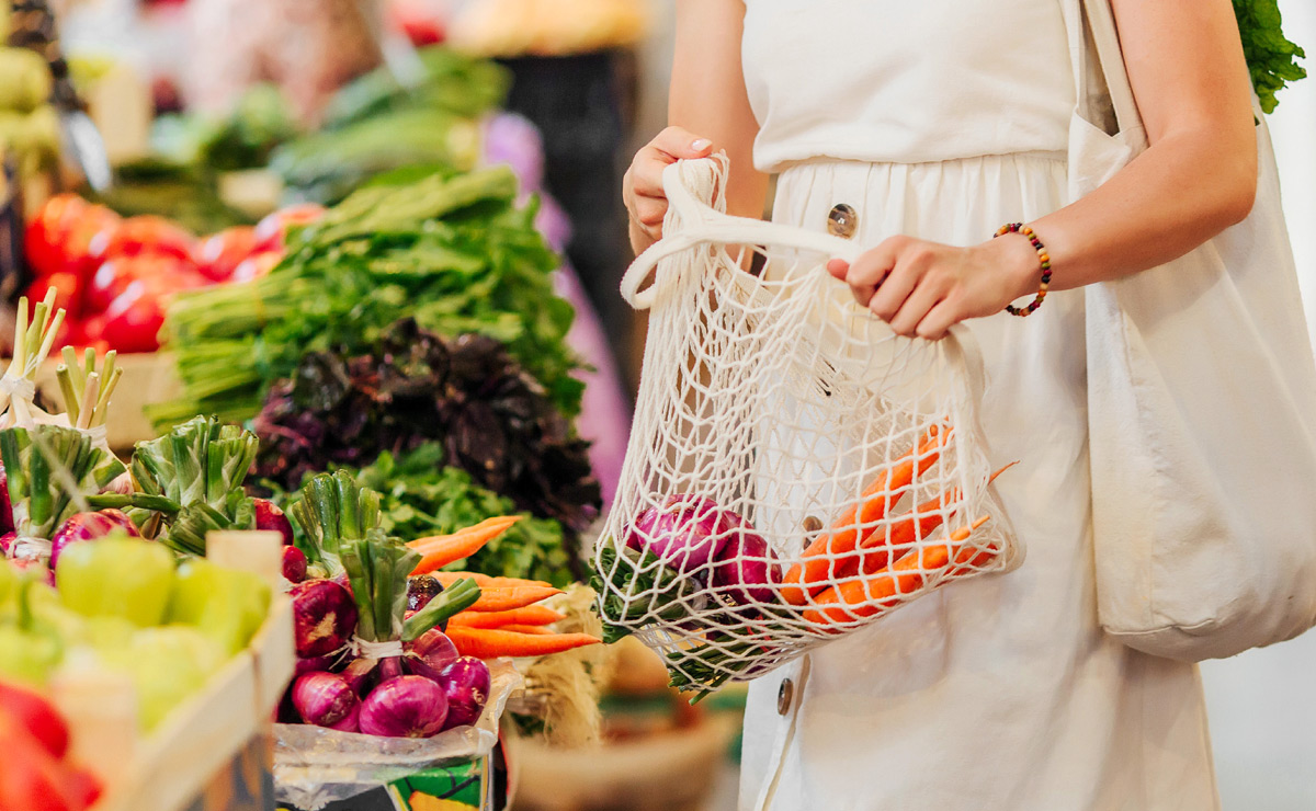 En el mercado: si te haces estas preguntas, tu cesta de la compra será más sostenible