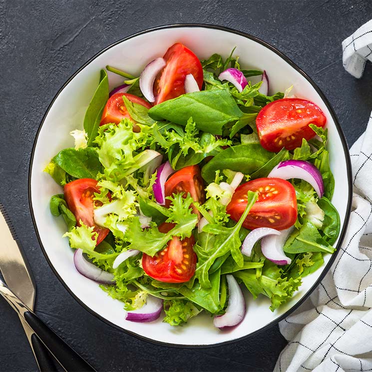 Prepara deliciosas ensaladas con 4 ó 3 ingredientes