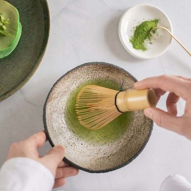 ¿No te convence el sabor del té matcha? Con este truco puedes hacer que sepa mejor