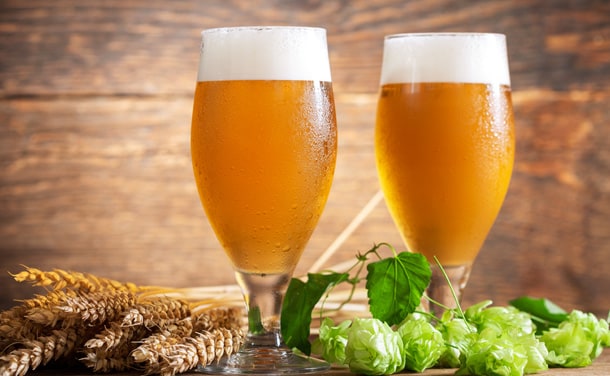 ‘Cuanto más fría, mejor’ y otros mitos (cuñados) sobre la cerveza