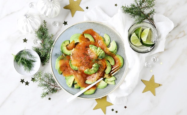 Deliciosas recetas con salmón (más allá del aperitivo) para tus menús de Navidad