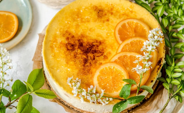 ‘Cheesecake’ de naranja y otros 9 postres que nos hacen amar este cítrico
