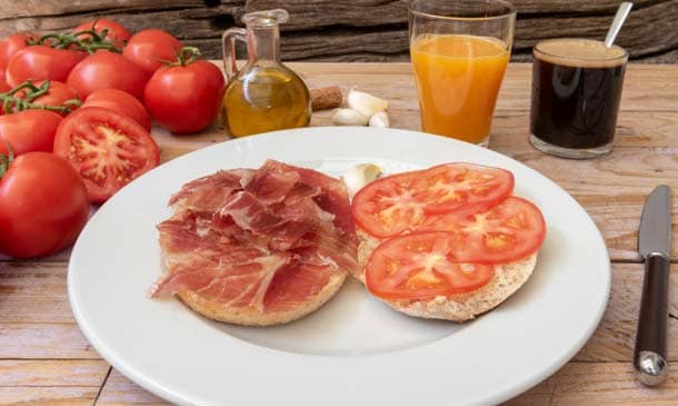 Así se desayuna en España: 15 desayunos de norte a sur