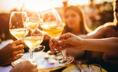 10 vinos perfectos y desconocidos para disfrutar en la época estival