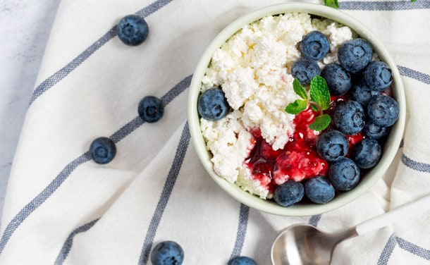 10 consejos para desayunar de forma saludable en verano y 10 recetas para conseguirlo