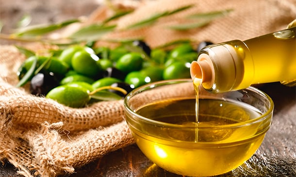 Los 10 mejores aceites de oliva virgen extra españoles por menos de 8 euros