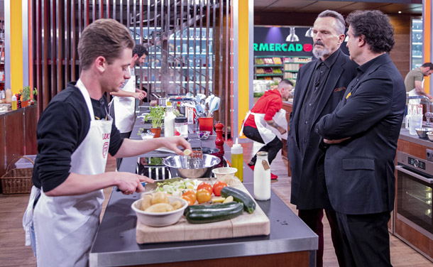 MasterChef: homenaje a los abuelos y la visita de Miguel Bosé