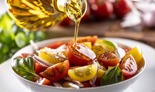 Los mejores aceites de oliva virgen extra para tus platos de verano