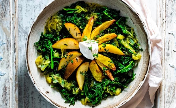 Kale o col rizada: la llames como la llames, ¡incluye esta verdura en tu dieta!