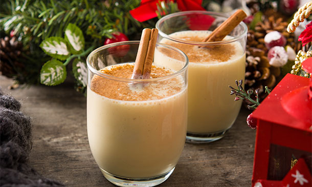 ¿Sabes qué es el 'eggnog' o ponche de huevo?