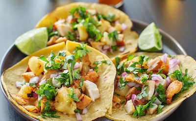 Tacos de pollo fáciles para 'mexicanear' en casa