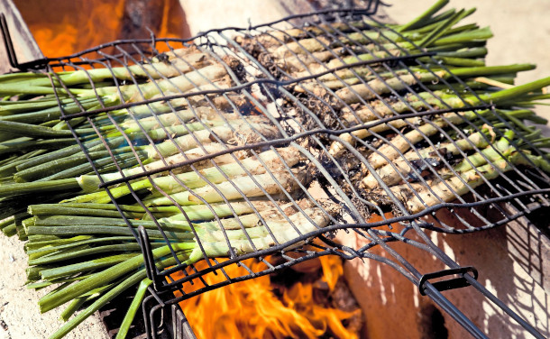 Es tiempo de calçots: las mejores calçotadas y cómo hacerlos en casa