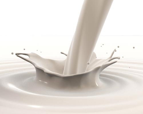 Desnatada, semidesnatada, entera... ¿cuánta grasa aporta cada tipo de leche?