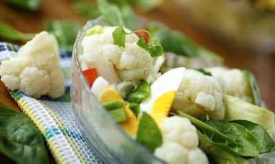 Alimentos amigos de la línea: trucos, consejos y propiedades para disfrutar de la coliflor, una 'súper verdura' de temporada