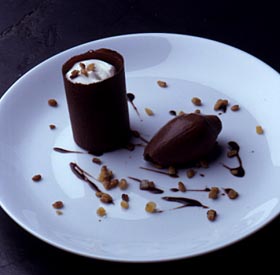 Tubo de chocolate con crema de vainilla