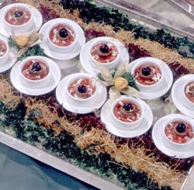 Cazuelitas de pimientos rojos con anchoas
