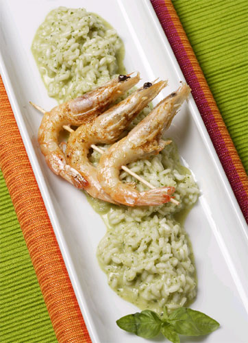 Risotto al pesto con langostinos