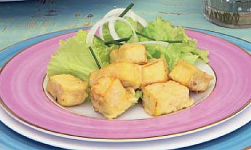 Tofu frito en ensalada