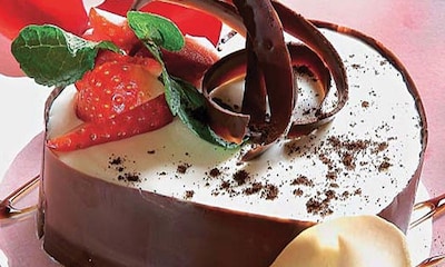 Corazón de chocolate con mascarpone y frutos rojos