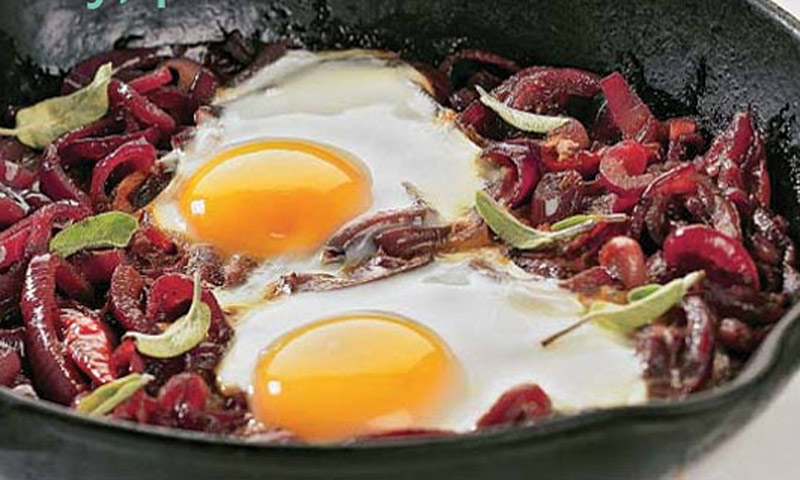 Huevos encebollados a la toscana