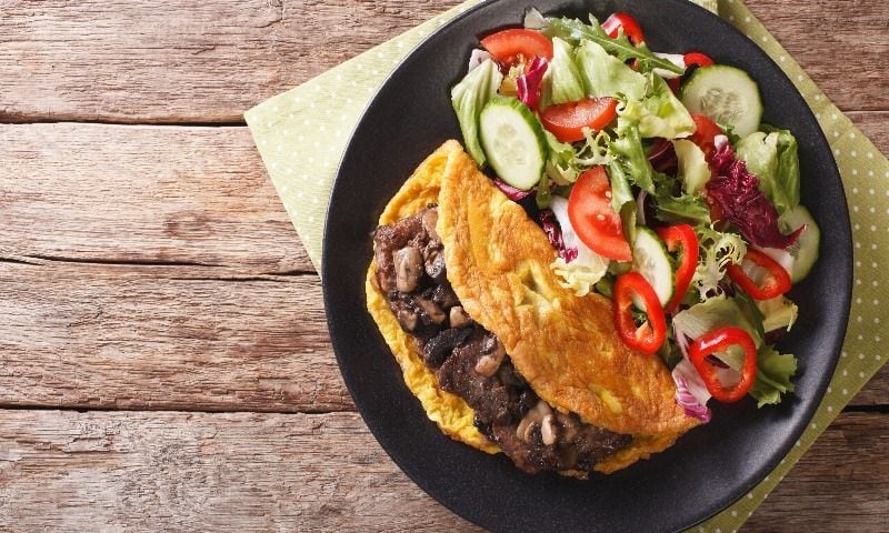 Tortilla vegetal con medallones de ibérico