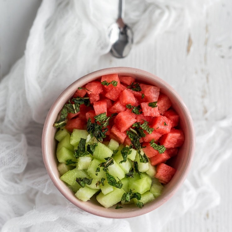 Daditos de sandía y melón helados