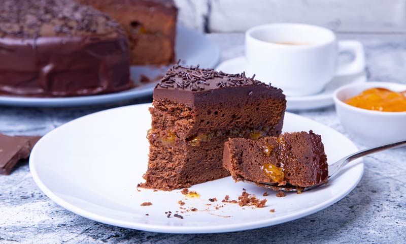 Tarta de chocolate y orejones de albaricoque