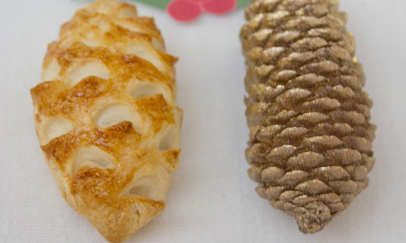 Pine cone pies (empanadillas con forma de piña)