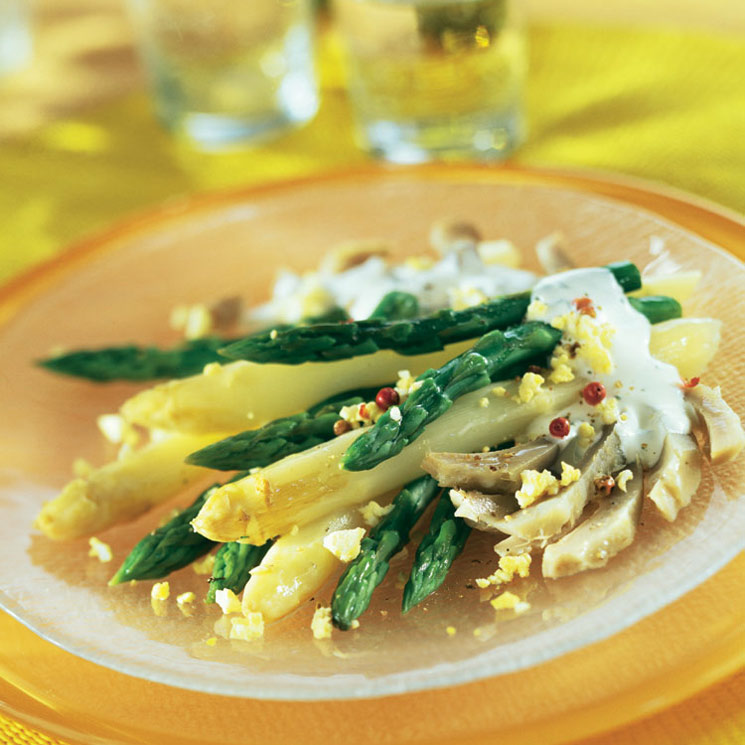 Ensalada de espárragos, huevo y ventresca