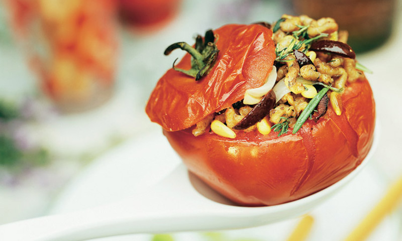 Tomates rellenos asados al estilo provenzal