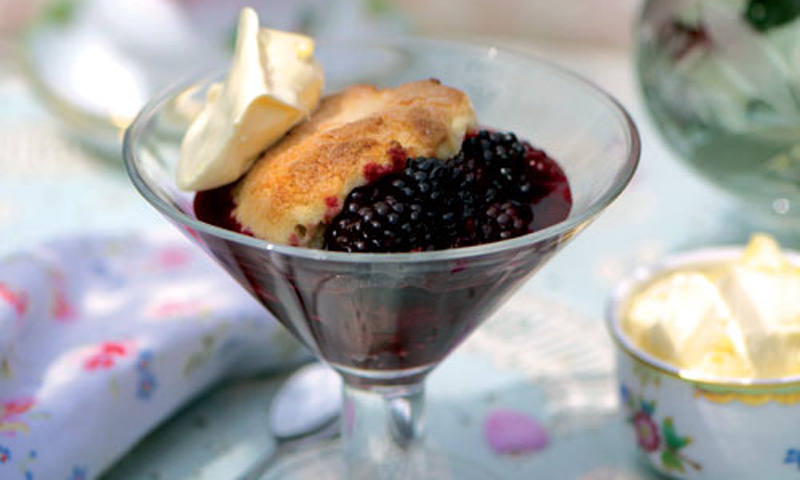 Postre de moras con queso 'Camembert'