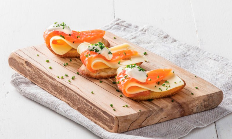 'Crostini' con salmón ahumado