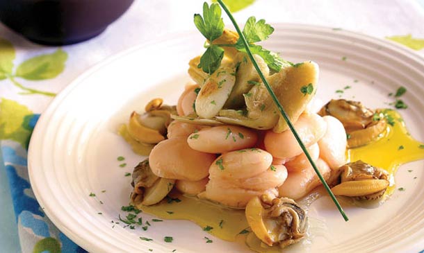 Ensalada de fabes con alcachofas y almejas Ensalada de fabes con alcachofas y almejas