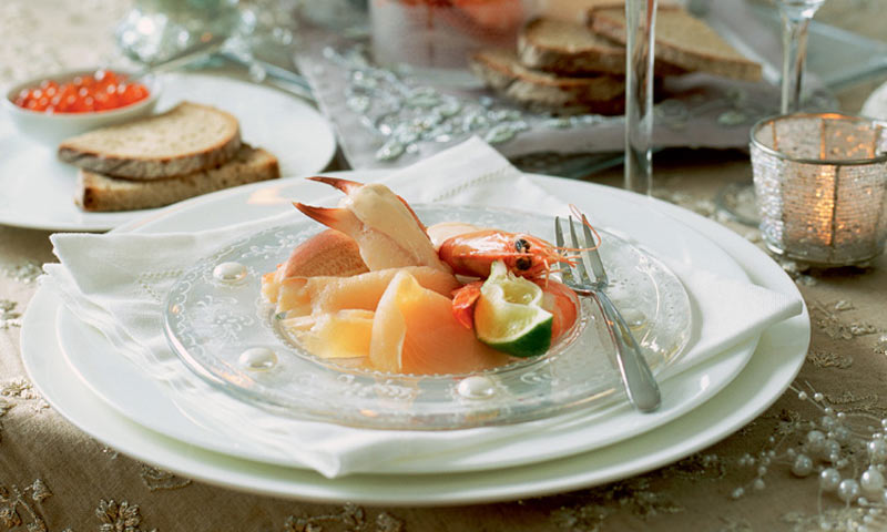 Ensalada de mariscos y bacalao ahumado con mayonesa de lima